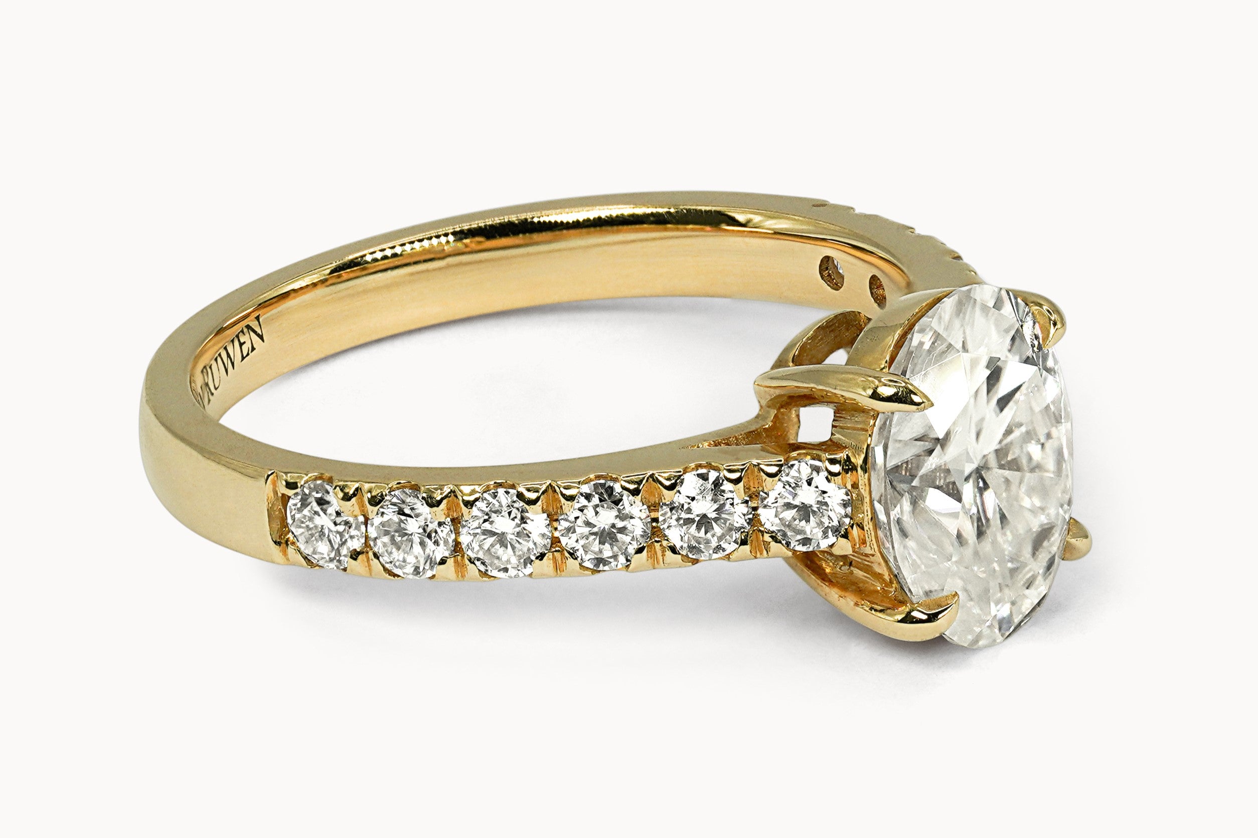 Aurelias Funkelnder Ring | Exklusiver Diamantring | VON RUWEN